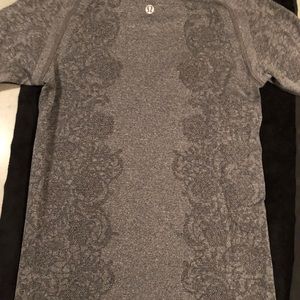Lululemon long sleeve tee with beautiful detail